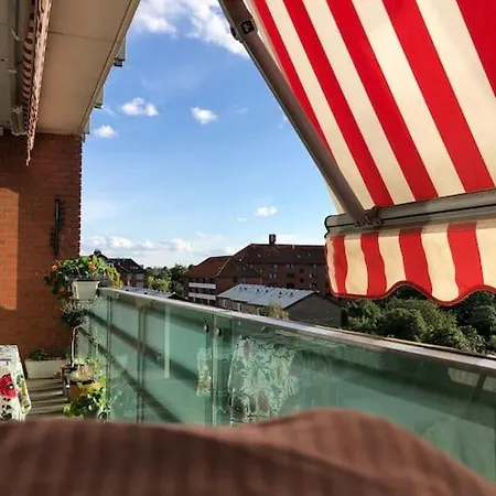 Beautiful Sunset From 7th Floor! 2bedrooms/balcony/free Parking And Bikes